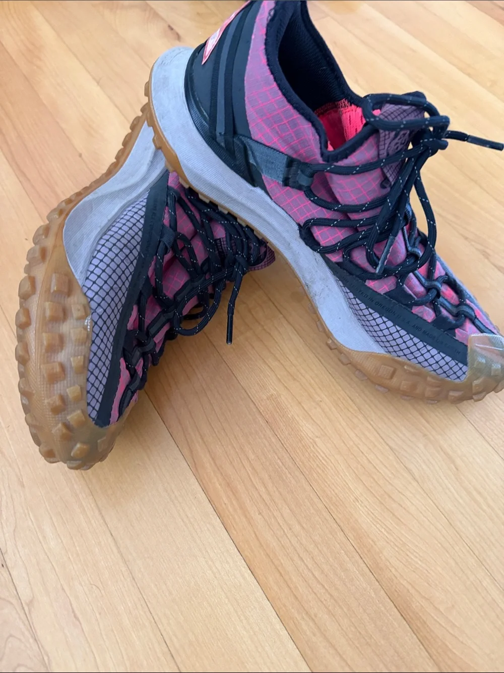 ACG Nike mens trail shoes size 7.5